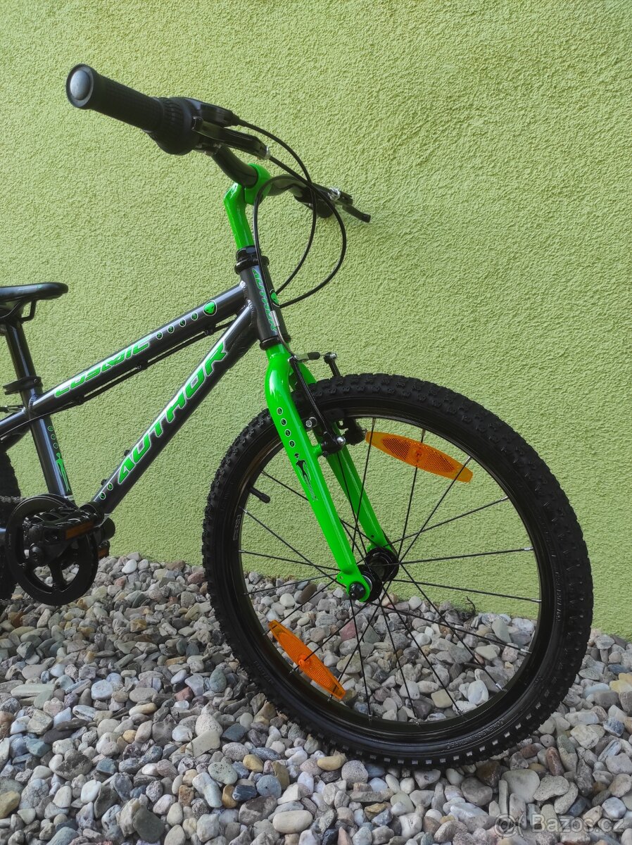 Značkové kolo Author Cosmic 20" (grafit/zelená) - 2