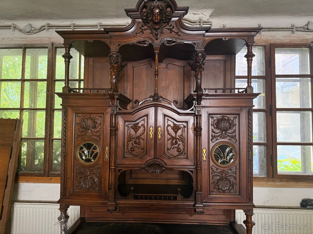 Starožitný bohatě zdobený sekretář - příbornik - 2