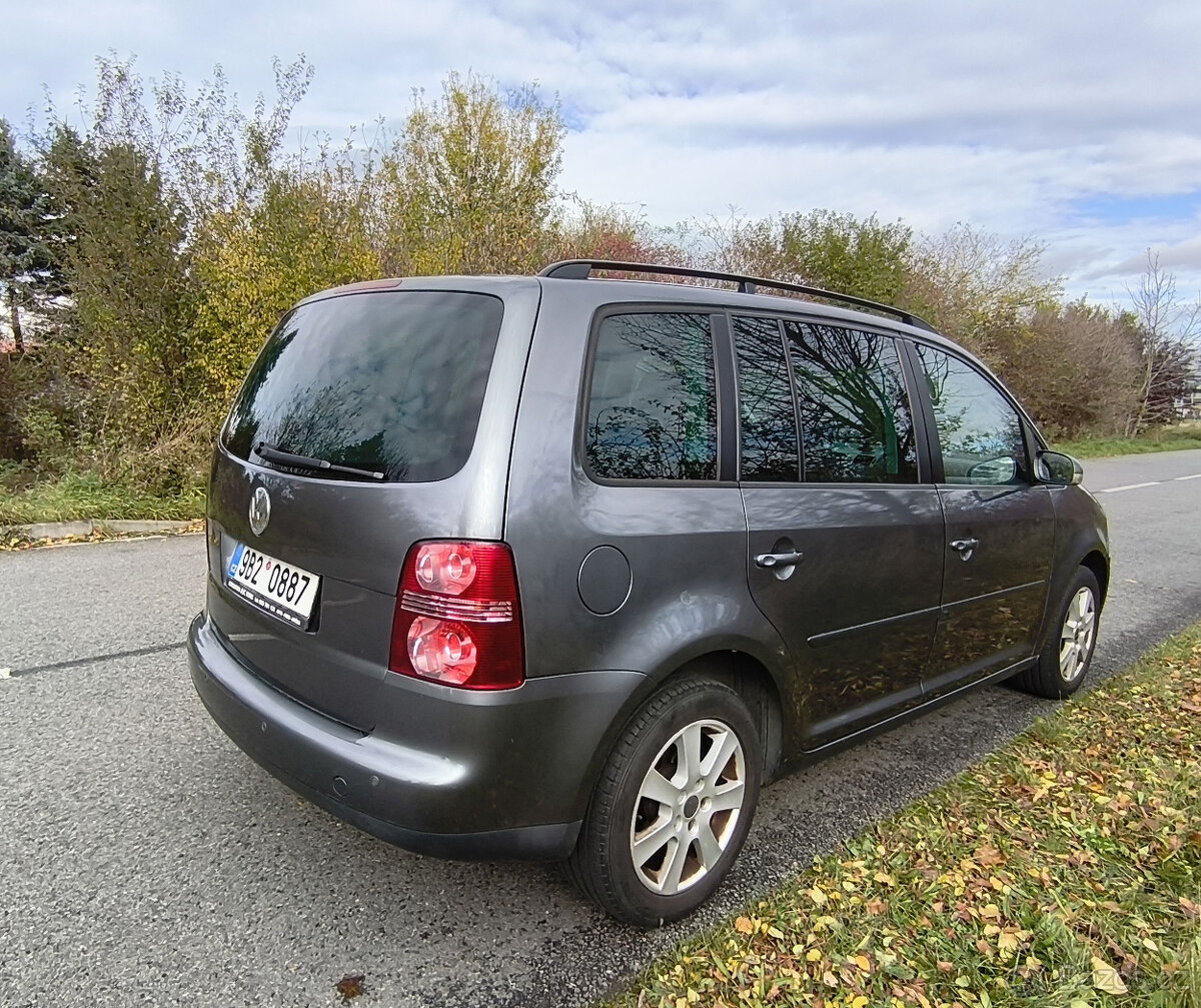 Volkswagen Touran, 1.9 TDi 77kW, 7 míst - 2