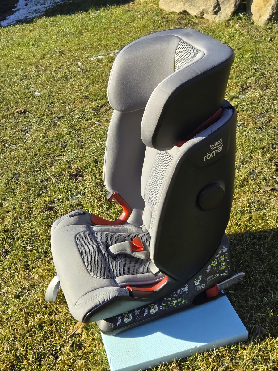 Britax Römer Advansafix IV R - 2