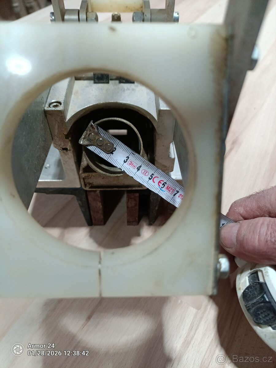 Ruční olepovacka hran - 2