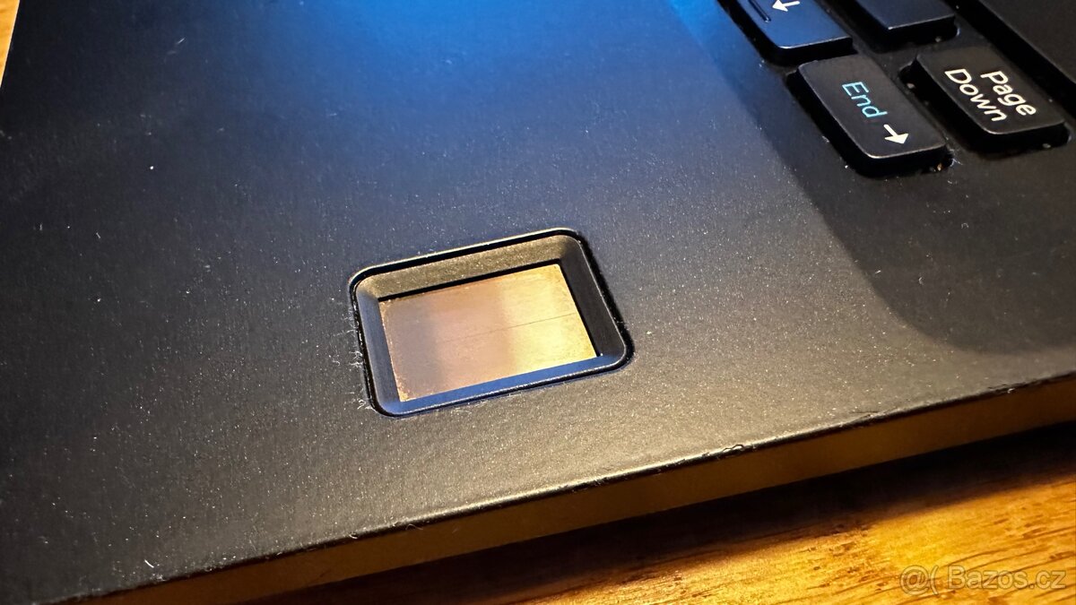 Dell Latitude E7270 - i5-6300U, 8GB RAM - 2