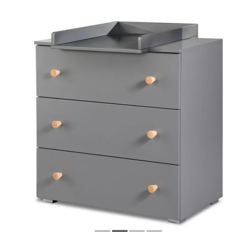 Postilka s matracem a komoda - 2