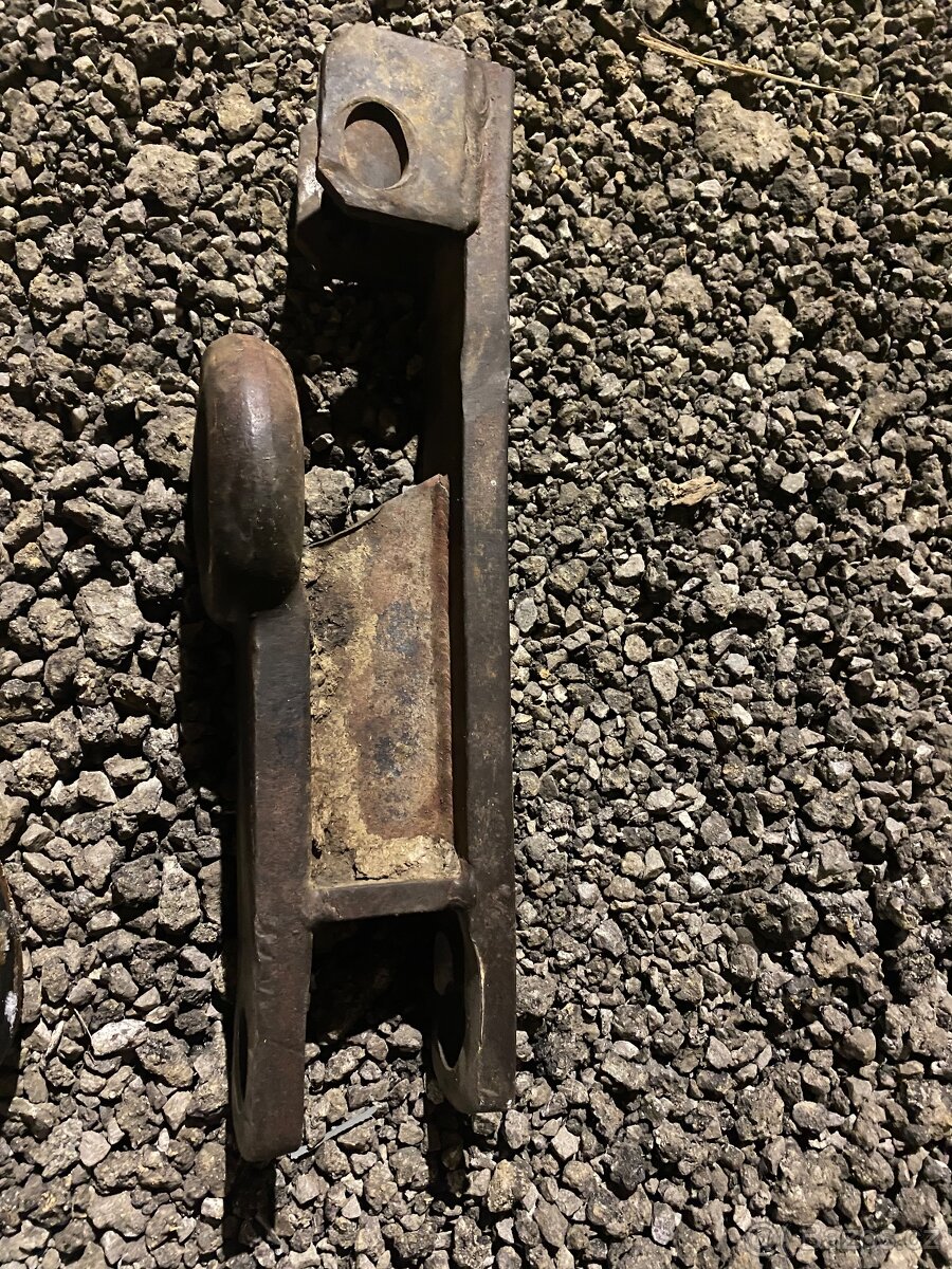 Soubor dílů na traktor Zetor - 2