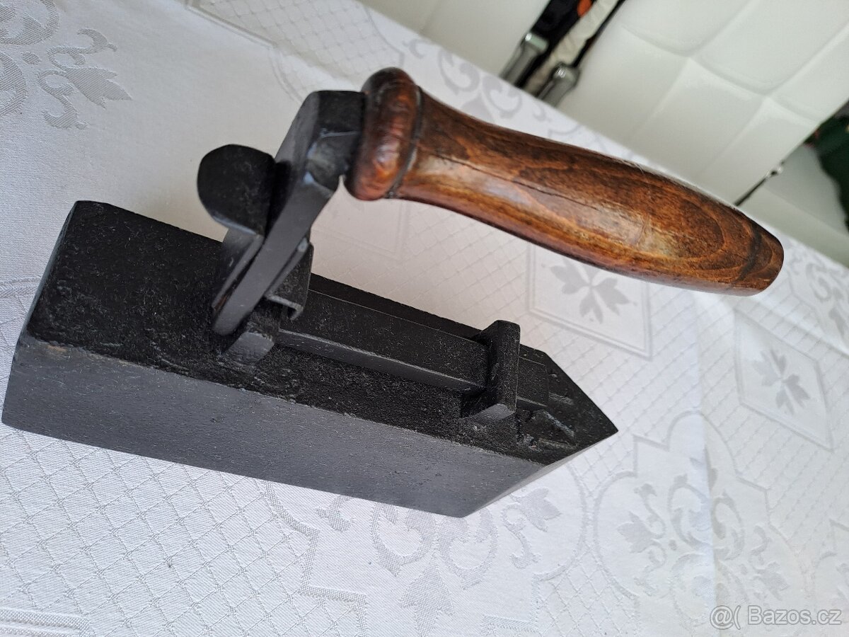 Prodám starou žehličku - 2