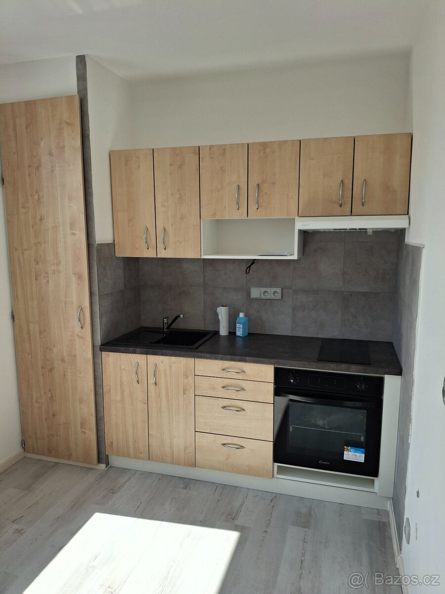 Pronájem bytu Výšina. - 2