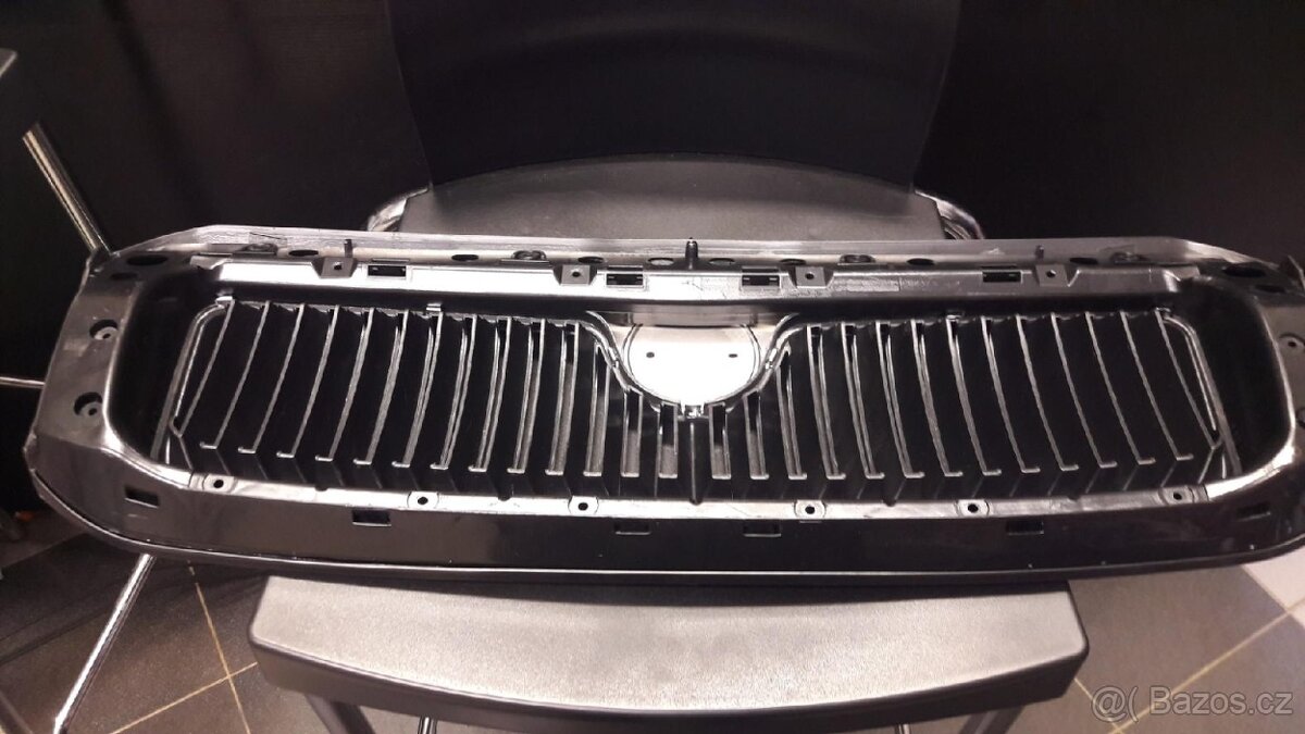 Maska chladiče, větrací mřížka Octavia 01-04 - 2