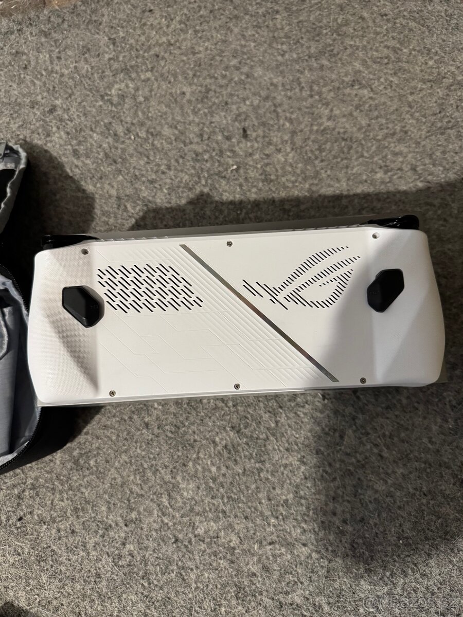 Rog Ally Z1 Extreme - 2