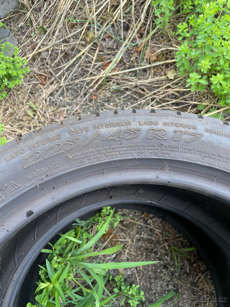 Sada pneu 225/45R17 letní MICHELIN a PIRELLI - 2