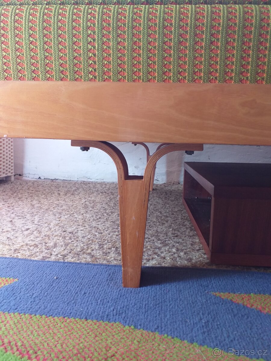 Postel jednolůžková z r. 1980 - 2