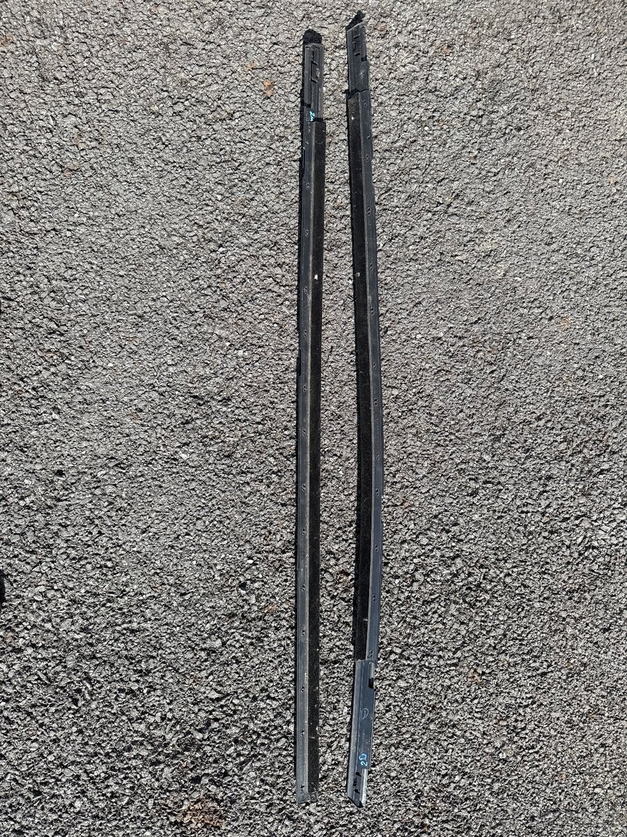 Lišta peugeot 308 cc 9811575480-9811580380 - 2