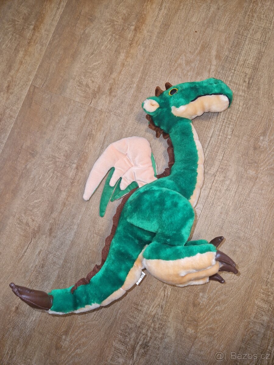 Nový plyšák drak - 2