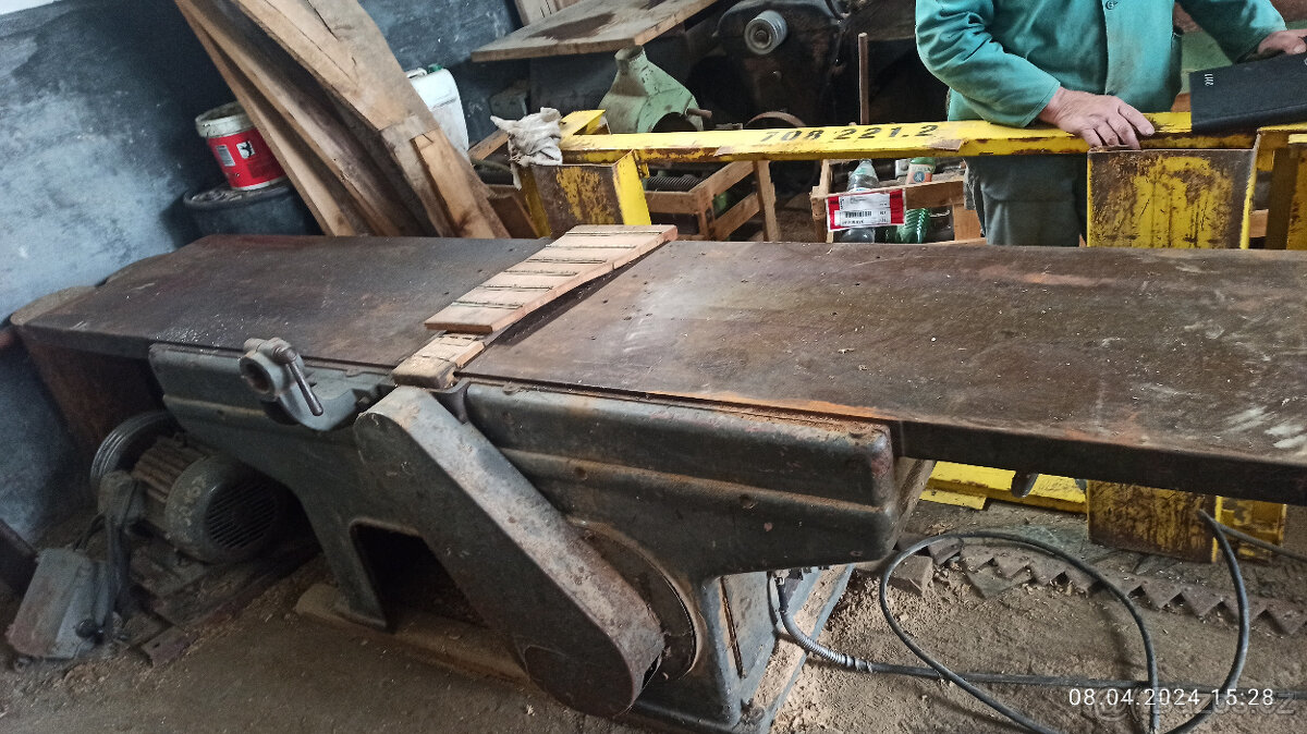 vybavení stolárny - 2