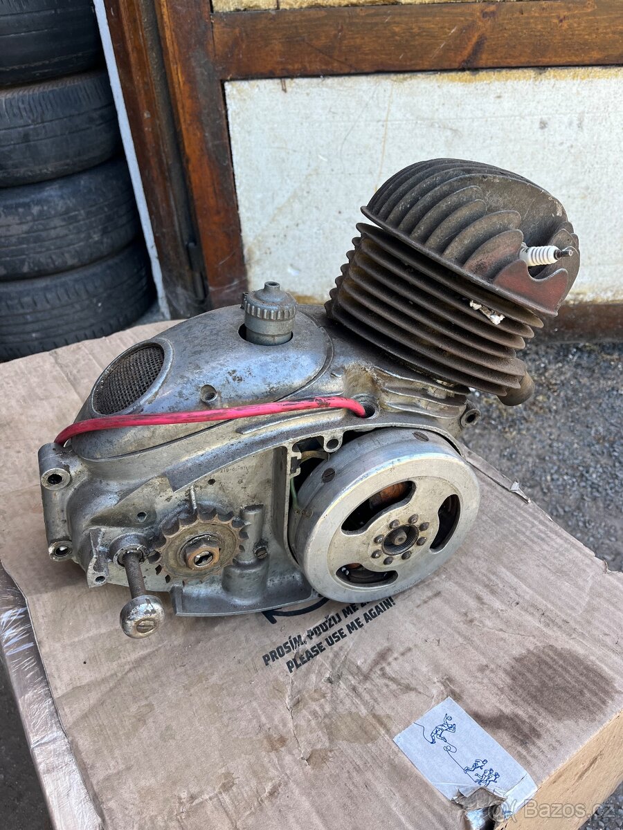 Čz 150c motor - 2