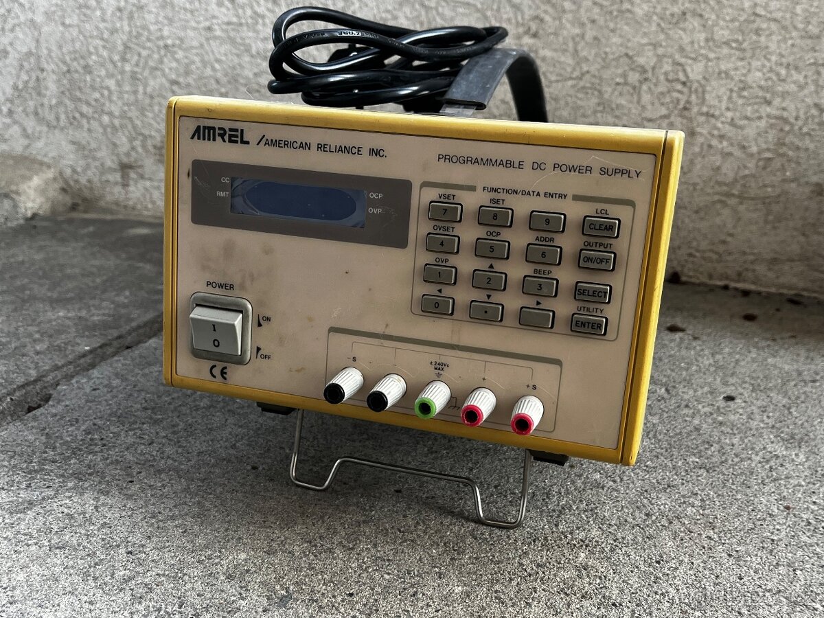 Laboratorní zdroj Amrel PPS1002 - 2