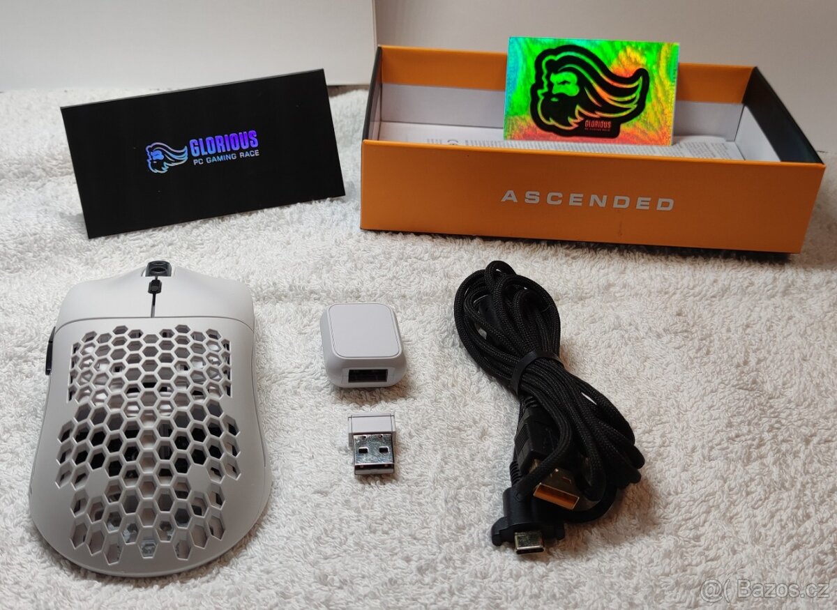Glorious Model O Wireless (Matte White) - 2