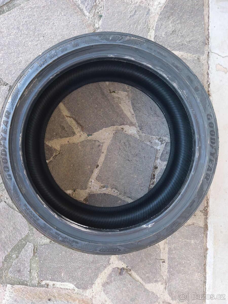 245/35 R19 Goodyear - 2