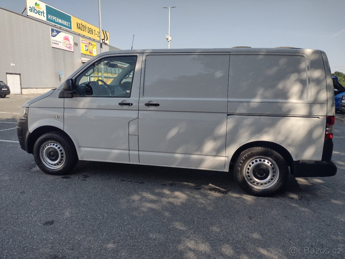 VW Transporter T5.1 2.0TDI -- DSG - 2