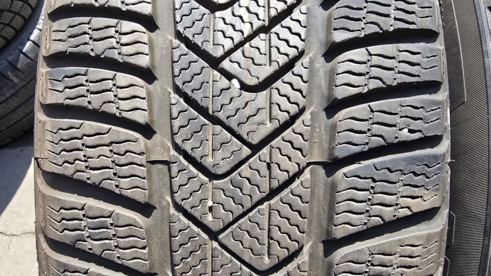 Zimní pneu 225/55/17 Pirelli - 2