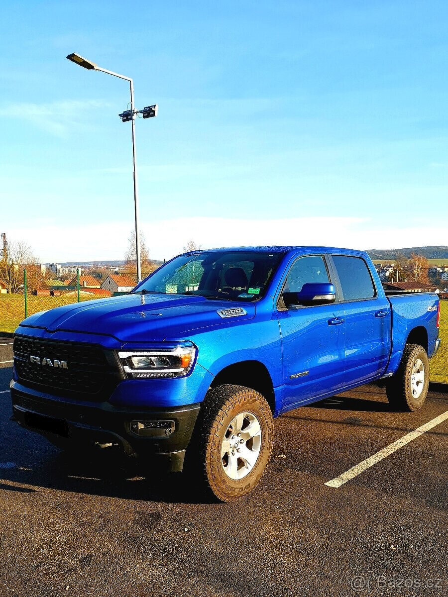 RAM 1500 rok 2019 4x4 5.7 HEMI Bighorn Crew Cab