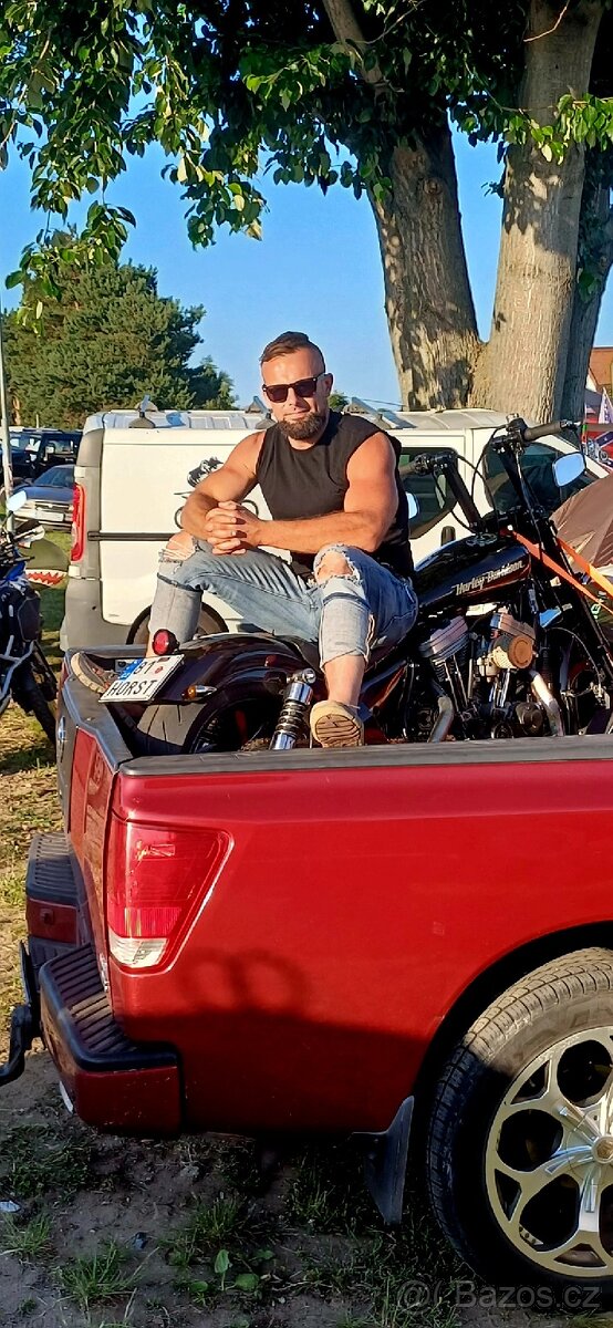 NISSAN TITAN 5.6 V8 REDNECK EDITION