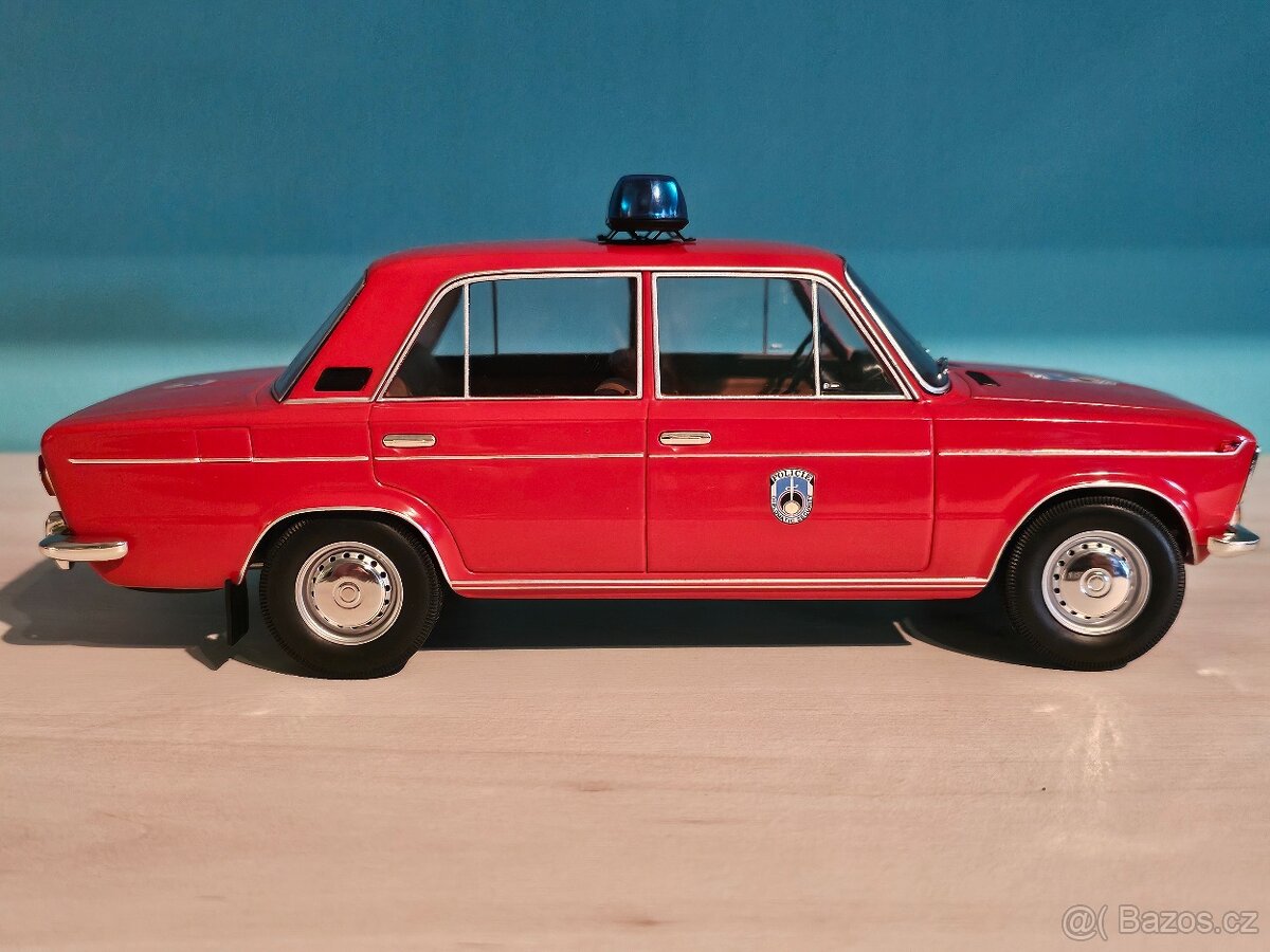LADA 1500 POLICIE /TRIPPLE 9 COL. - 2