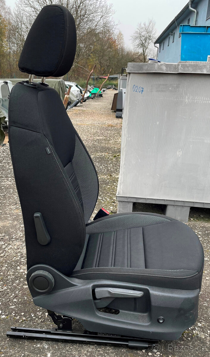 Sedadlo spolujezdce, výškově nastavitelné Škoda Octavia III - 2