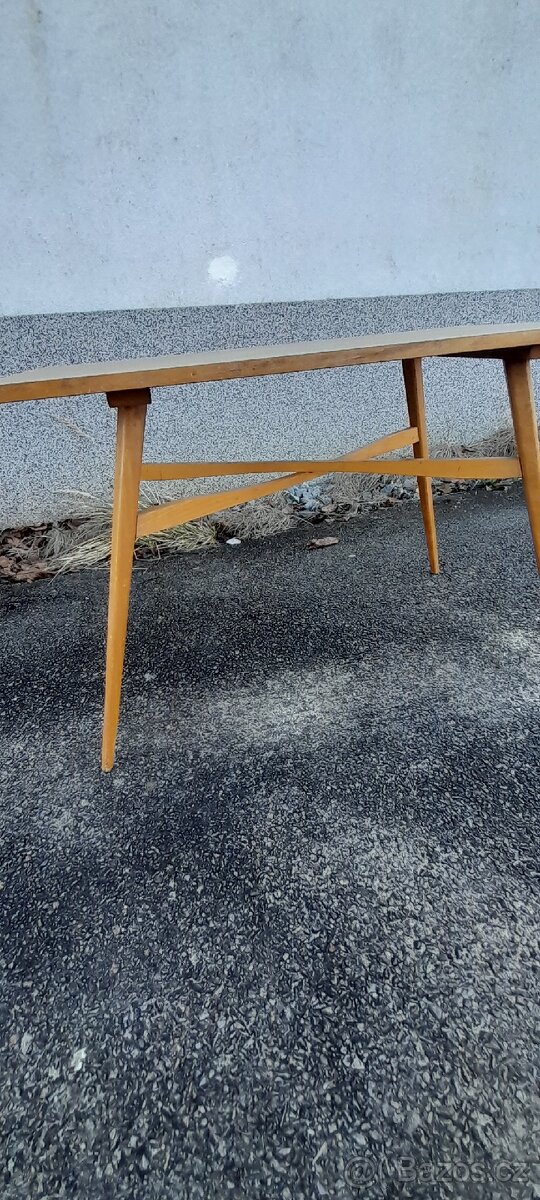 Konferenční stolek - 2