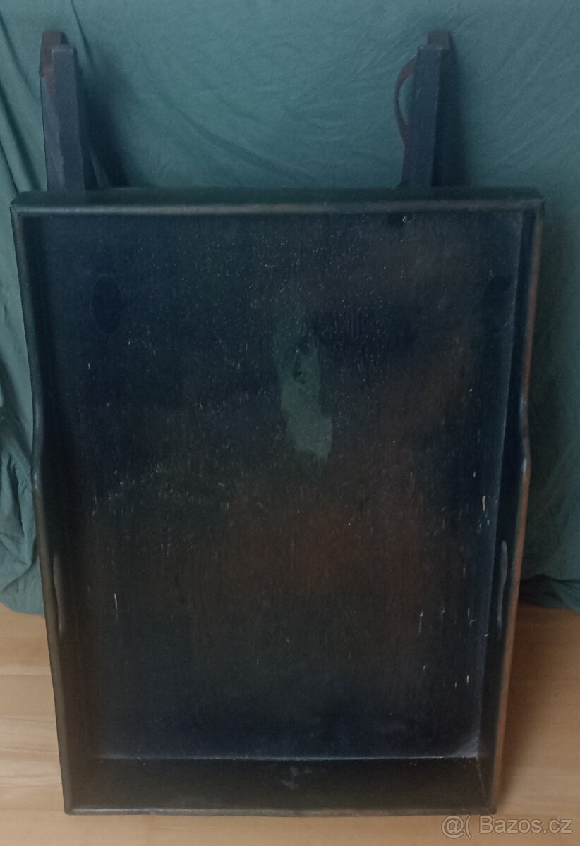 Velký dřevěný servírovací podnos se stojanem - 2