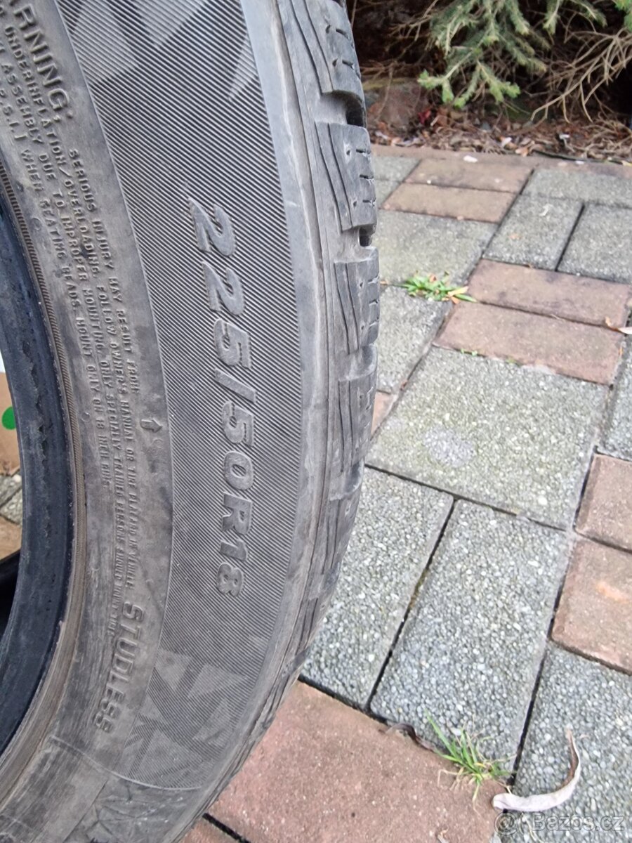4 ks , zimni gumy NEXEN , 225/50 R18 - 2