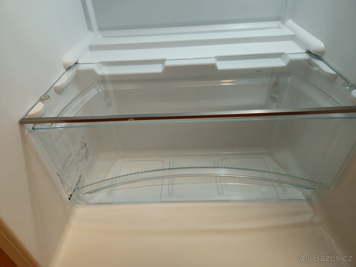 Chladnička s mrazničkou LIEBHERR, SmartFrost,, výška 140 cm - 2