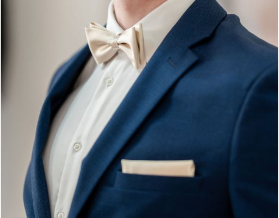 Ivory lesklý pánský motýlek + kapesníček do saka - 2