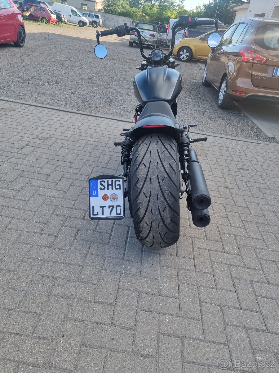 Indian Scout bobber Rogue - 2