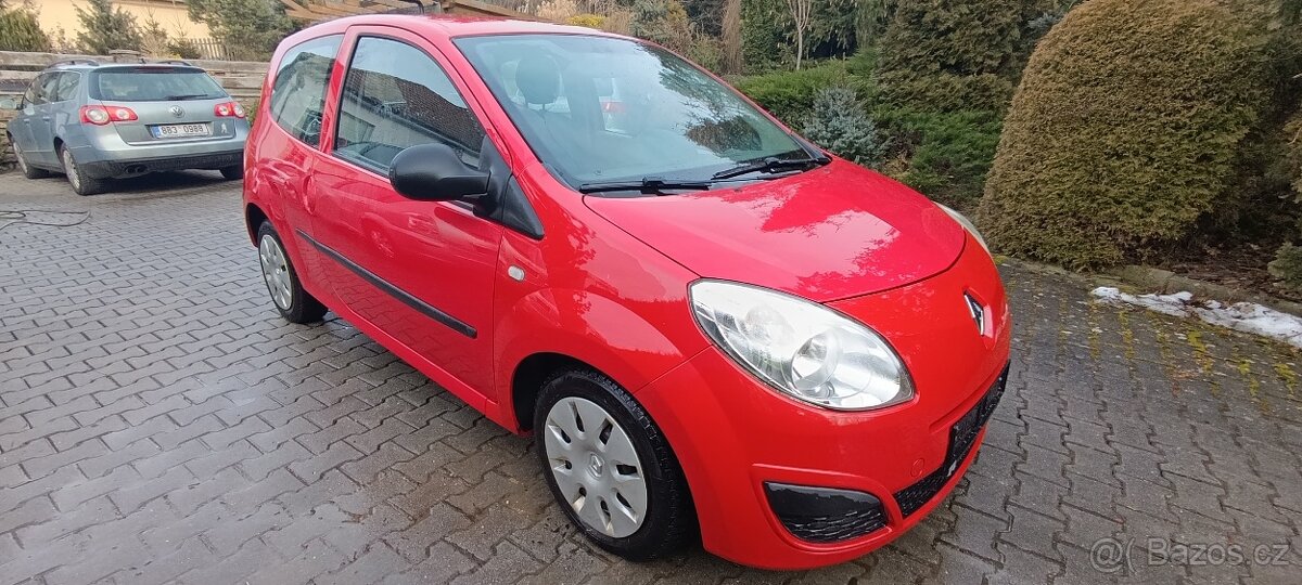Renault Twingo II 1.2 benzin akce 29000 kč - 2