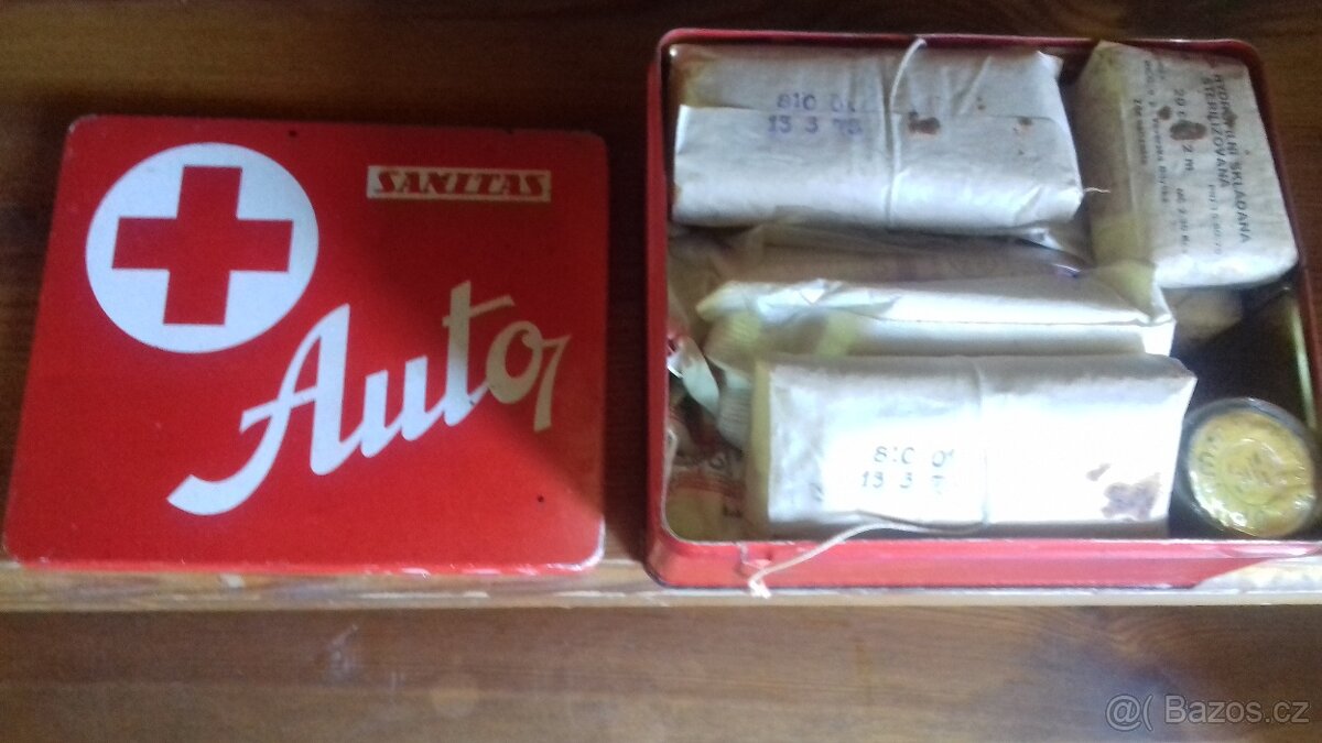 Autolékárnička z roku 1978 - 2