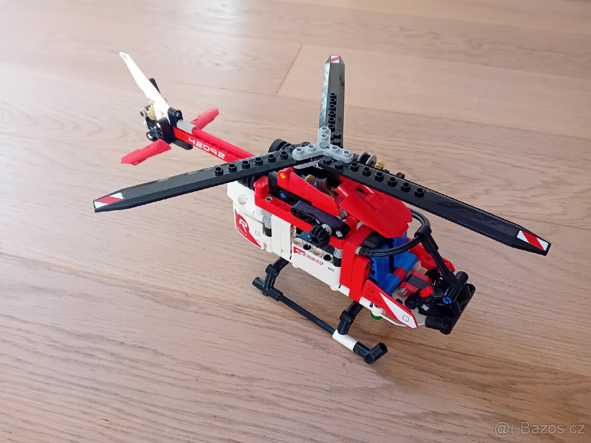 Lego Technic Záchranářský vrtulník - 2