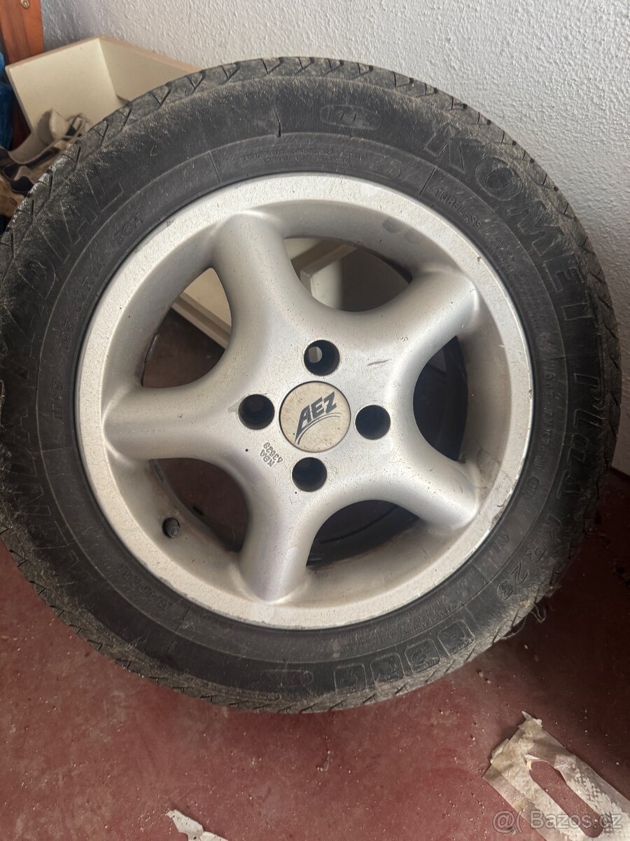 Prodám kola s alu disky 4x100 Rozteč - 2