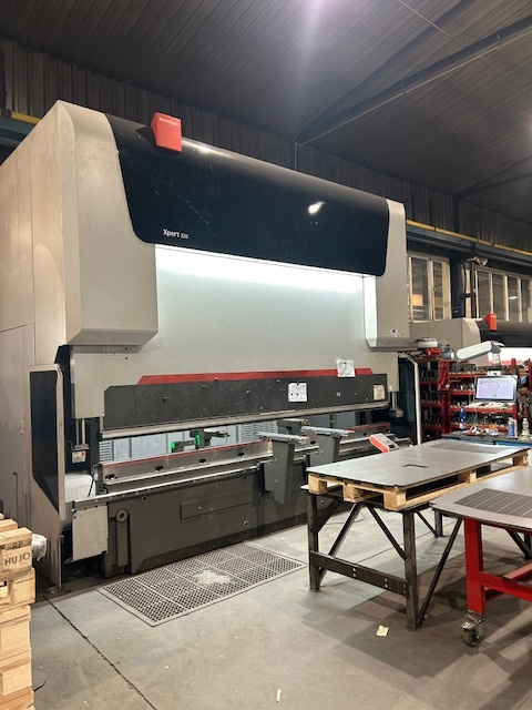 Ohraňovací lis BYSTRONIC Xpert Pro 320/4100 - 2