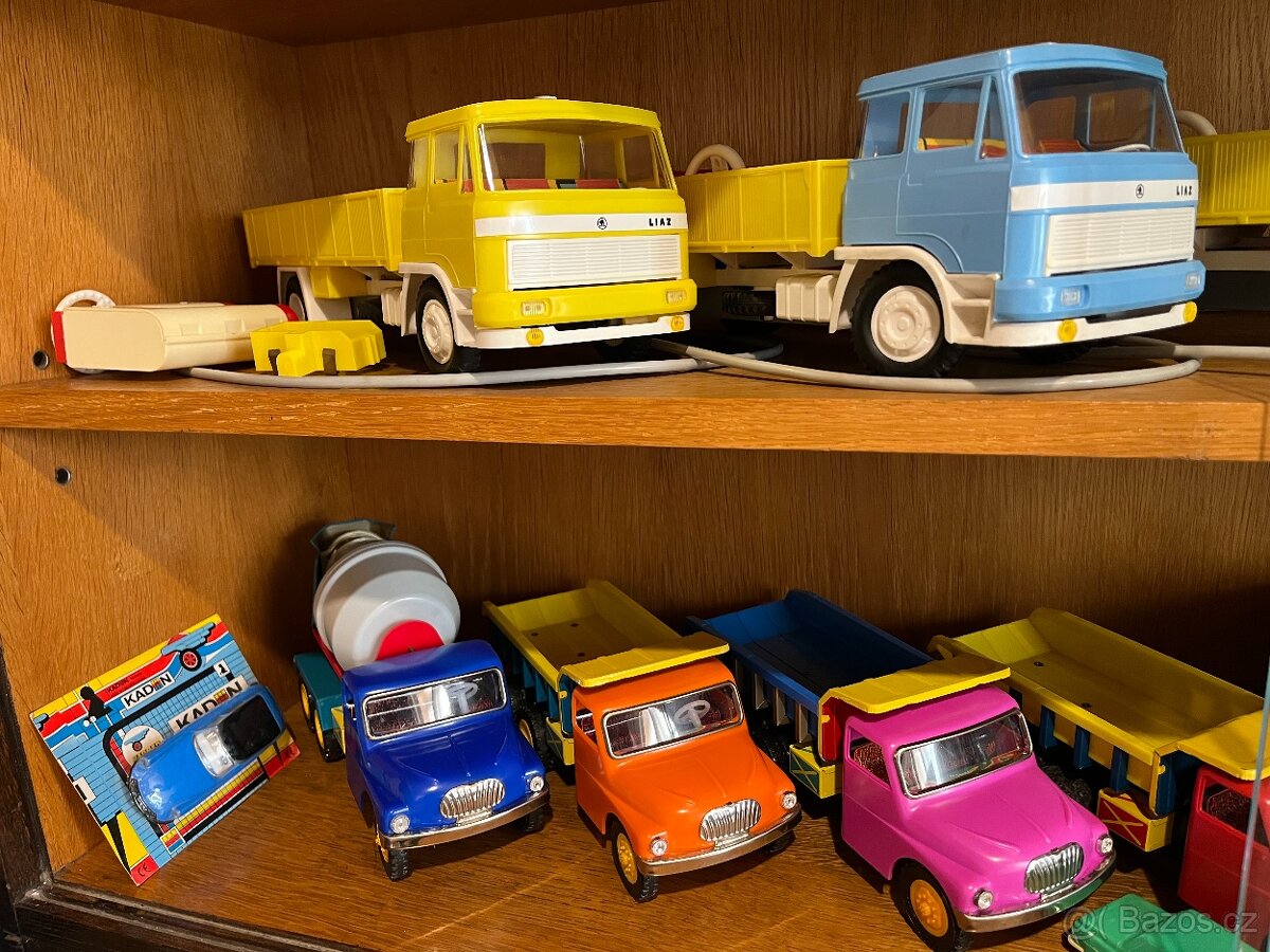 SBÍRÁM STARÉ HRAČKY a HRY - 2