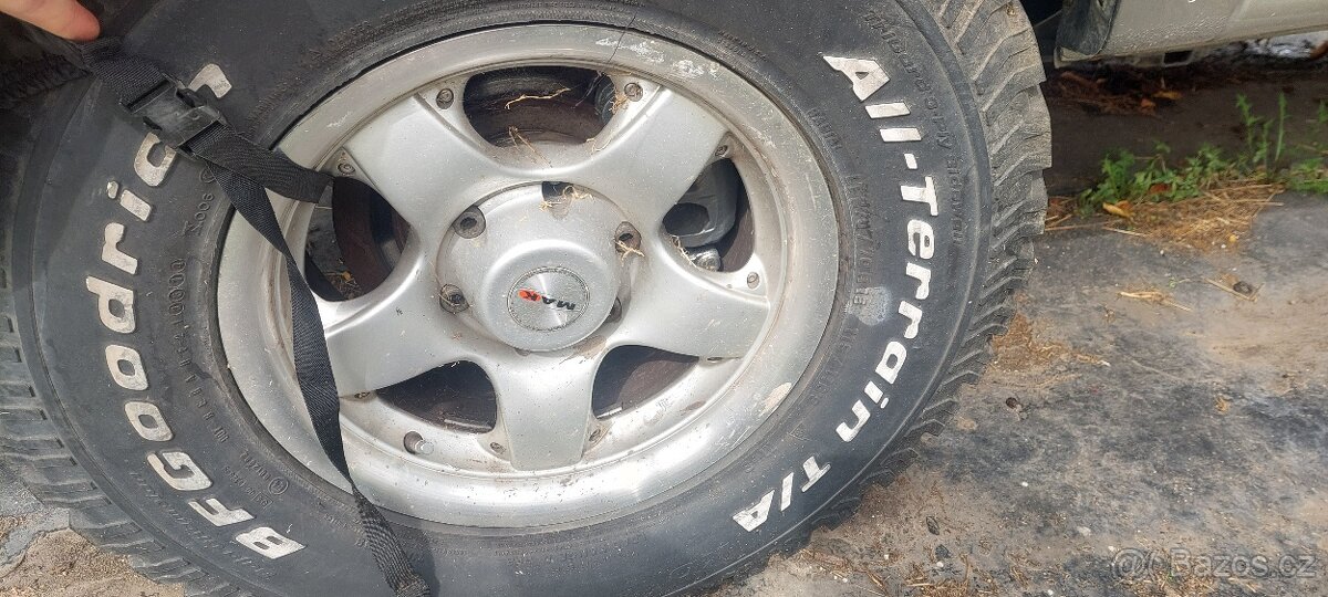 offroad alu disky 16" rozteč 6x139,7 s pneu BF Goodrich all