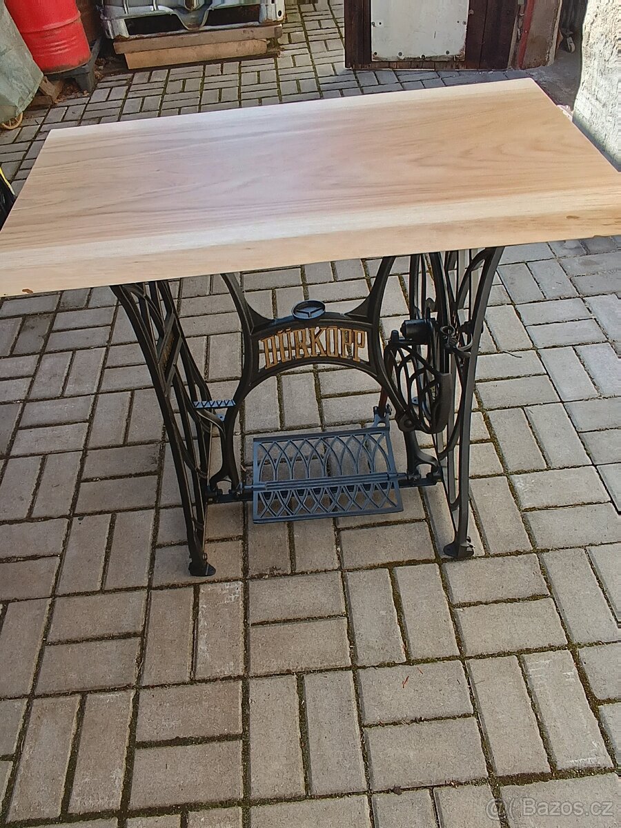 Stolek pod pergolu - 2