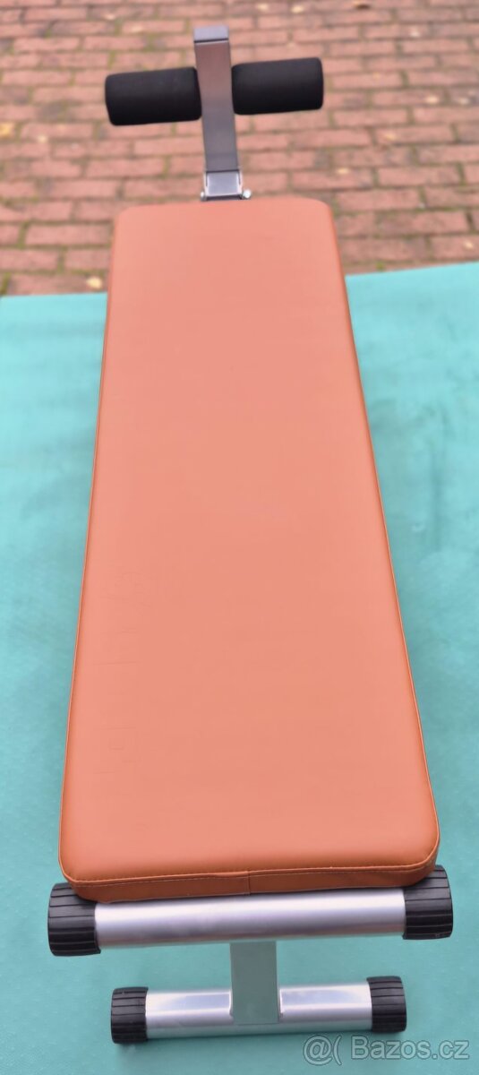 Posilovací lavice, nastavitelná s fixací nohou - 2