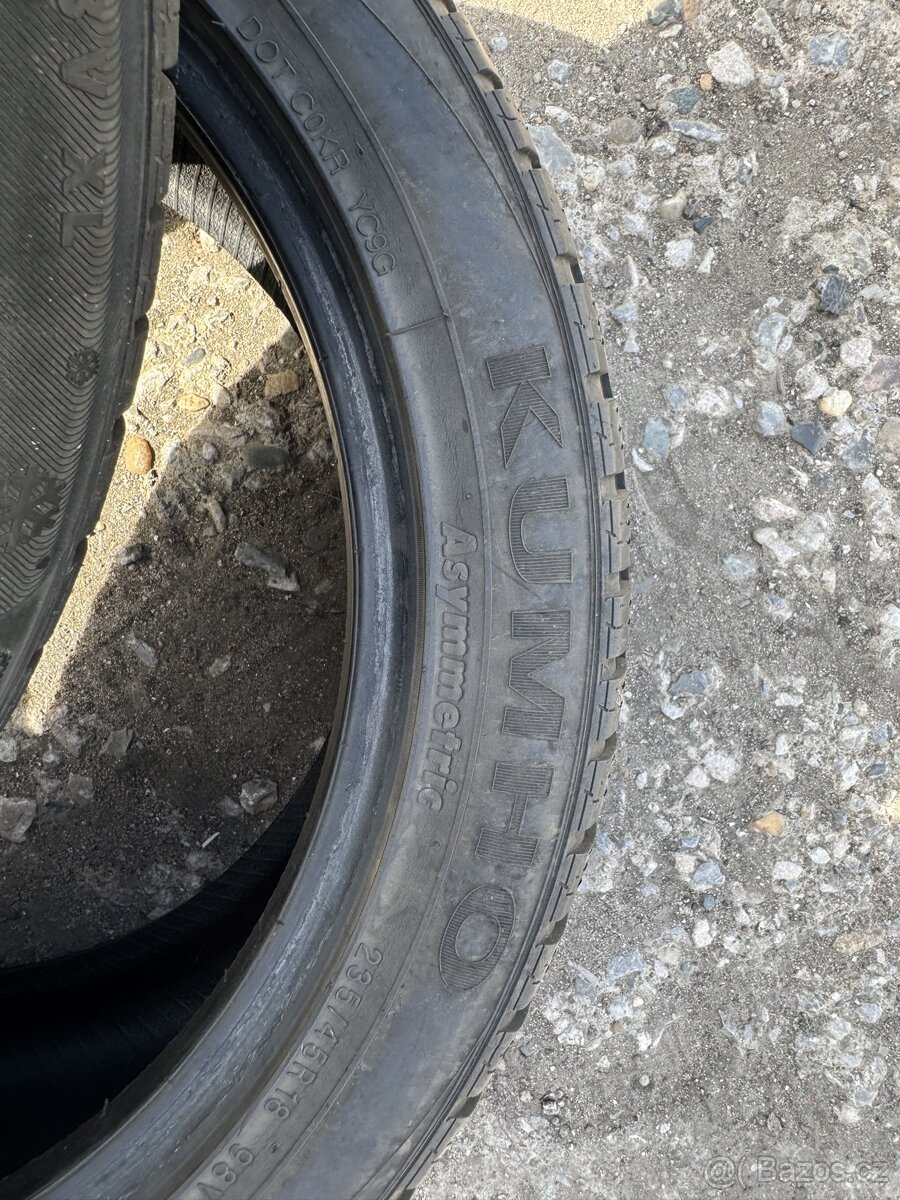 235/45/18 zimní pneu KUMHO - 2