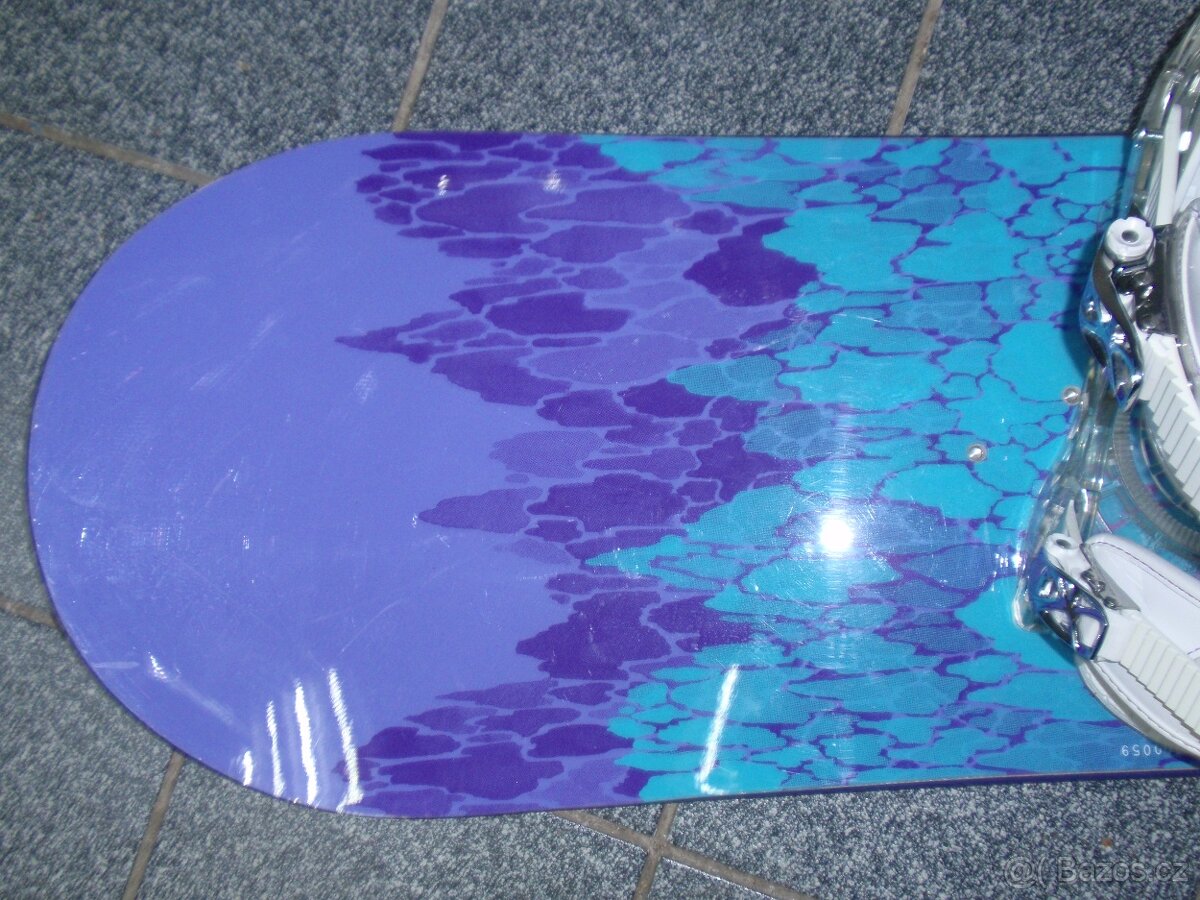 TOP DÍVČÍ SNOWBOARD BURTON FEATHER 152 CM+BURTON VÁZÁNÍ - 2