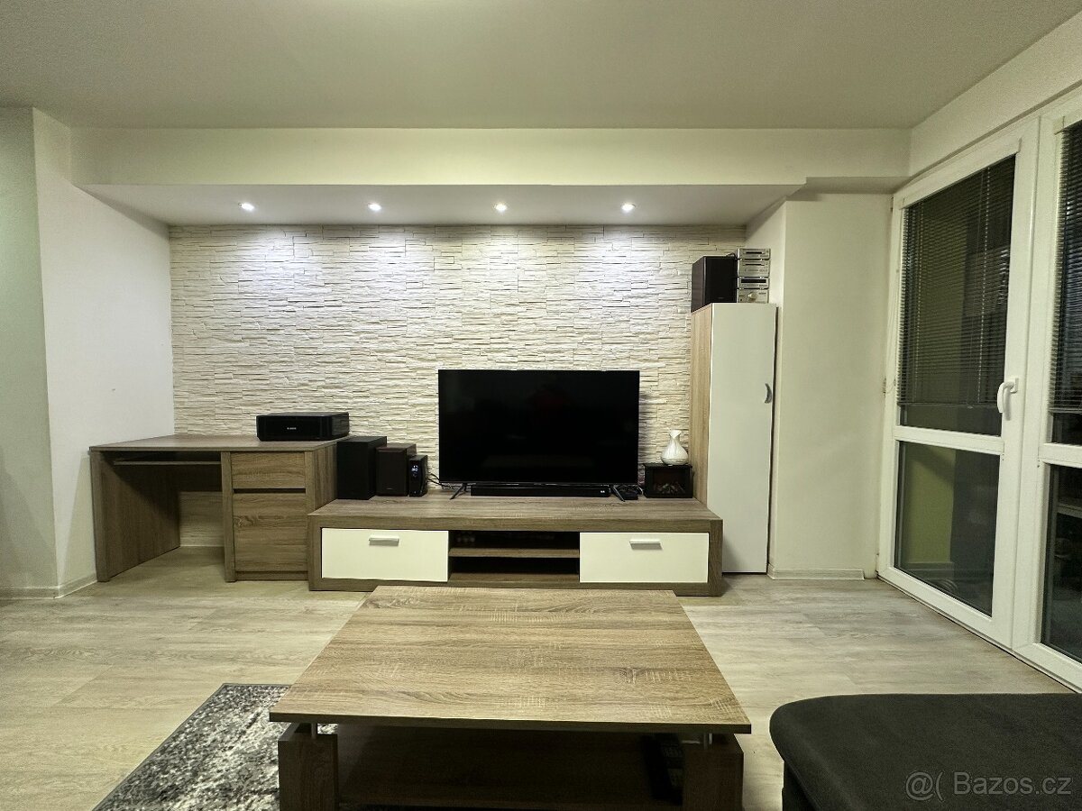 Obývací stěna - 2