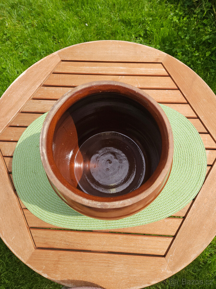 prodám soudek z kameniny za 300KČ..výška 20cm - 2