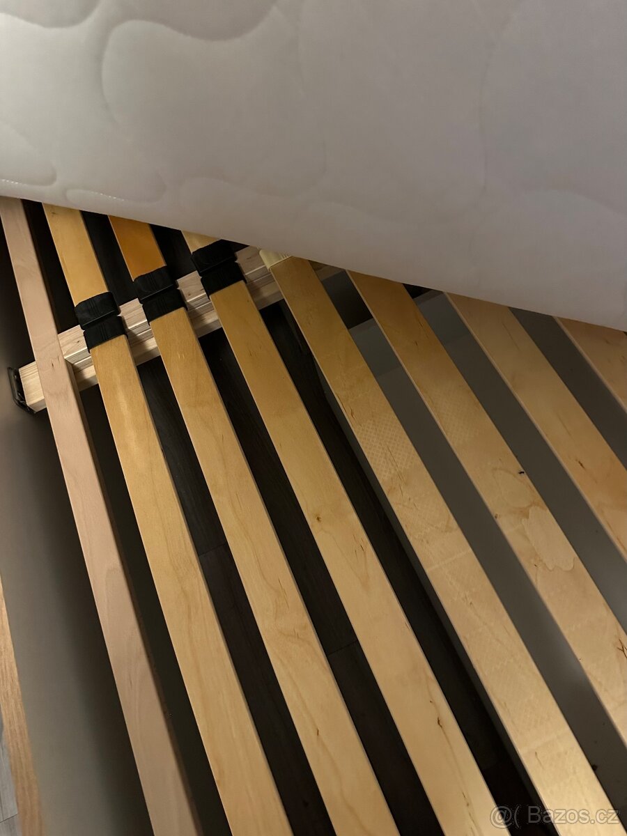 Postel 160x200 včetně roštu a matrace - 2