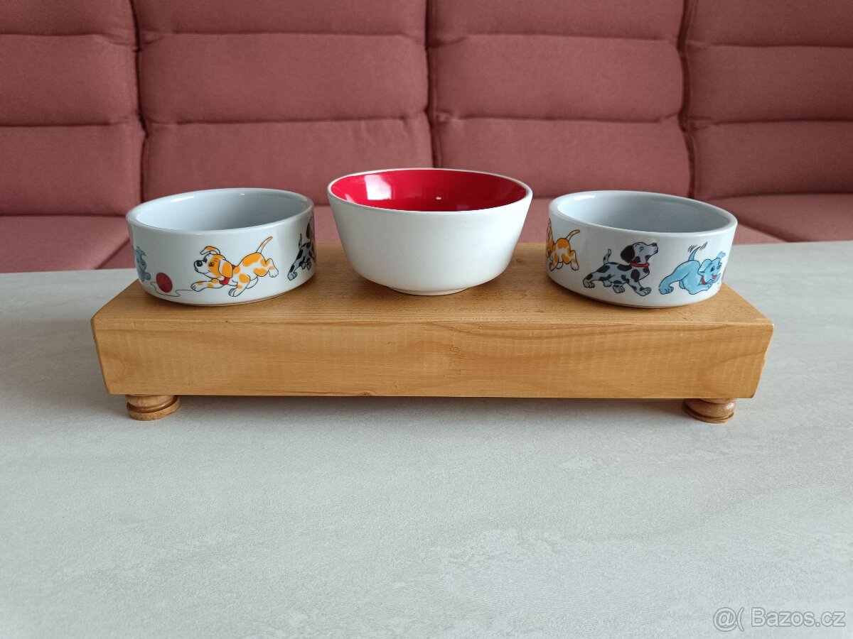 Stojan na misky - dřevo - 2