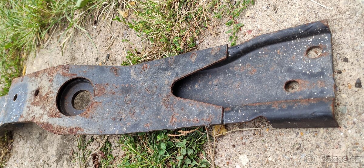 Příčka převodovky škoda 120l - 2