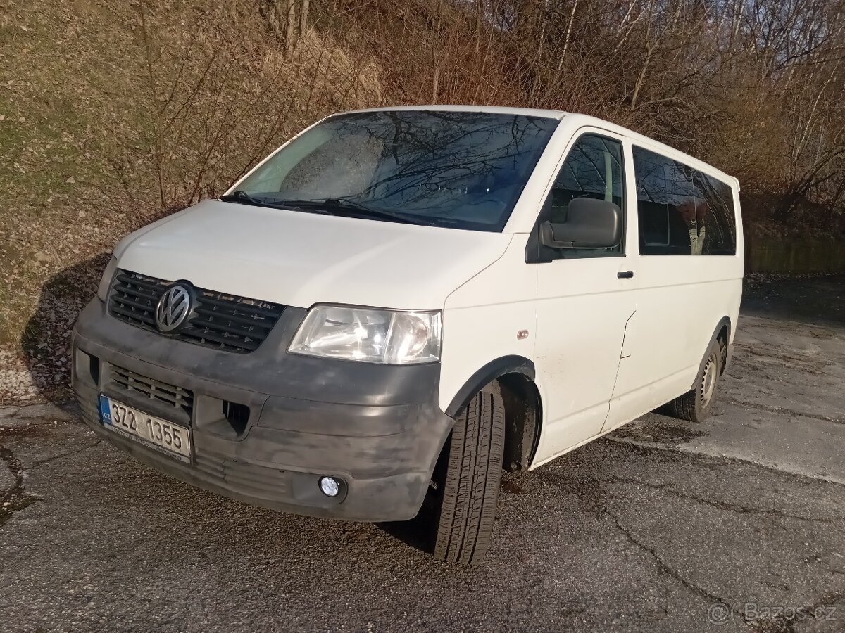 VW T5 transporter 9 míst - 2